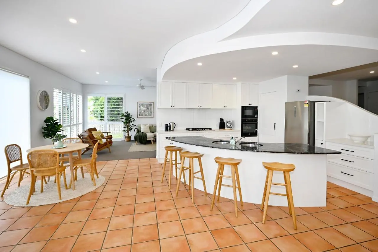 Stunning Mooloolaba Waterfront Home -10 Guests Zb1