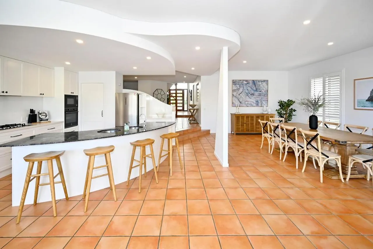 Stunning Mooloolaba Waterfront Home -10 Guests Zb1