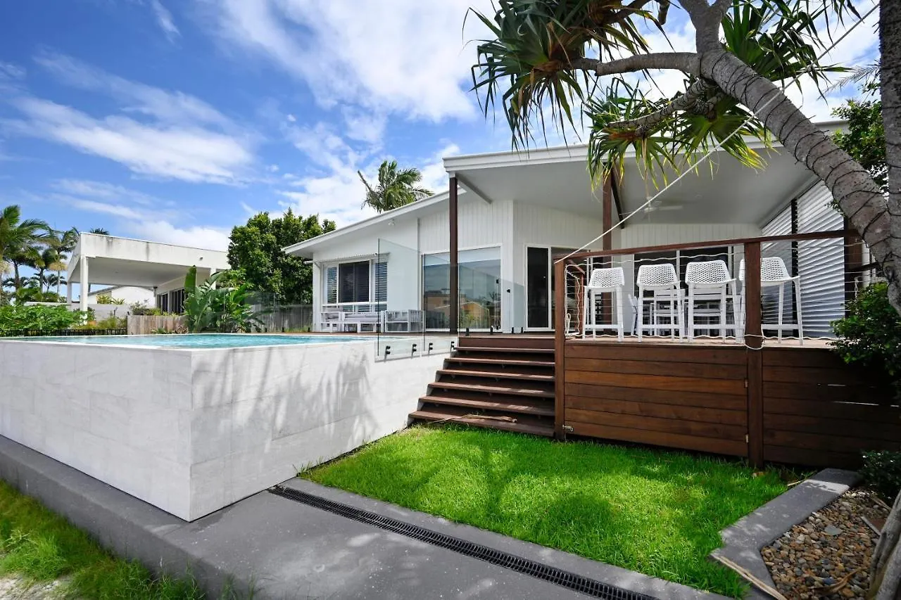 Stunning Mooloolaba Waterfront Home -10 Guests Zb1 Holiday home