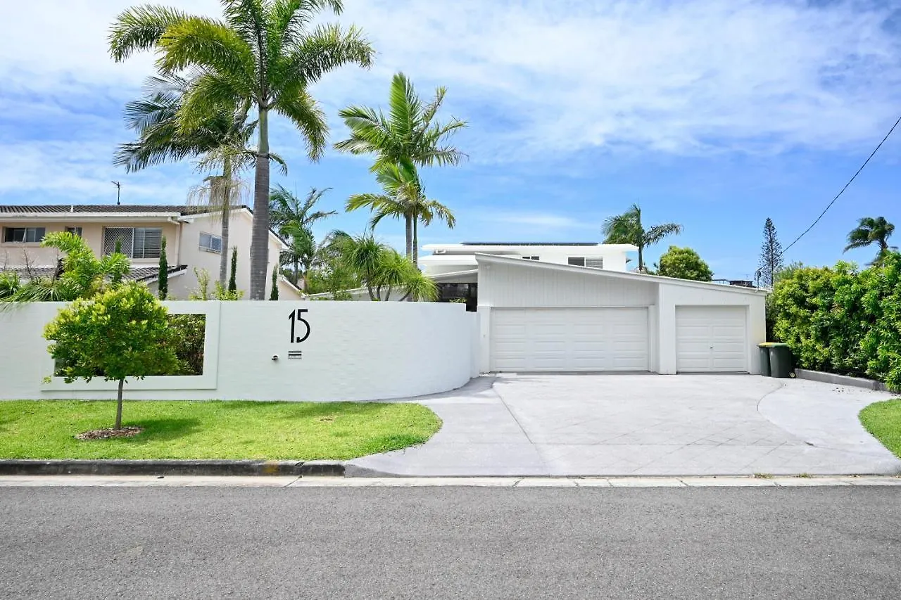 Holiday home Stunning Mooloolaba Waterfront Home -10 Guests Zb1