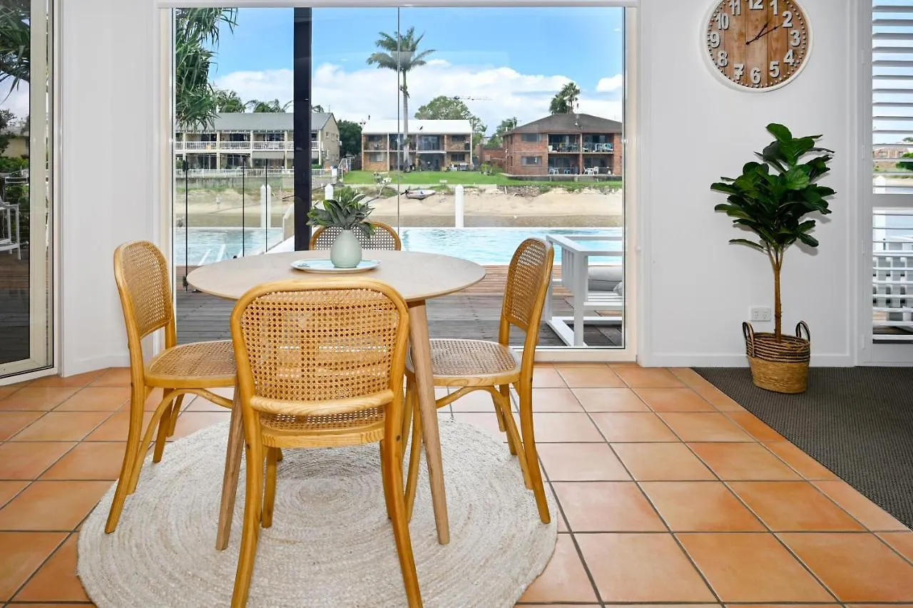 Stunning Mooloolaba Waterfront Home -10 Guests Zb1 0*,