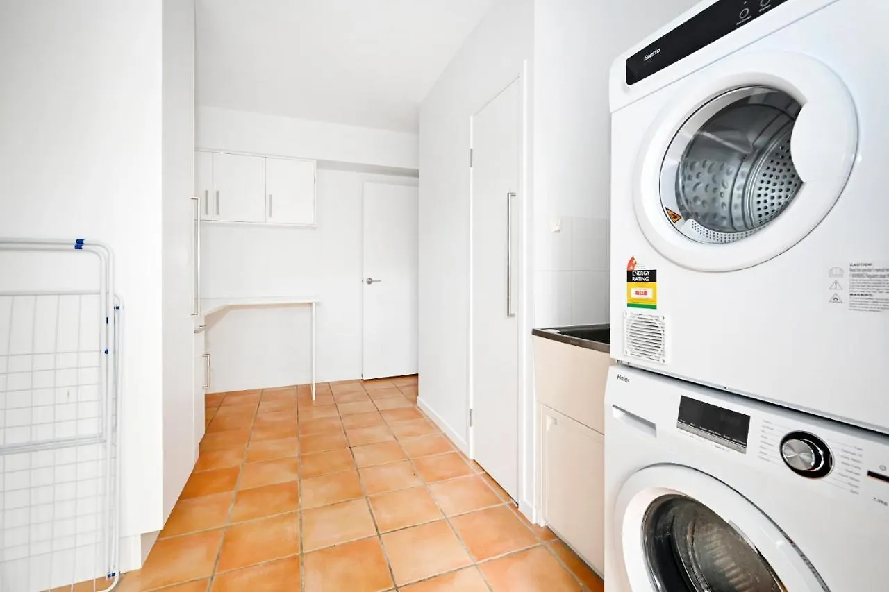 Stunning Mooloolaba Waterfront Home -10 Guests Zb1