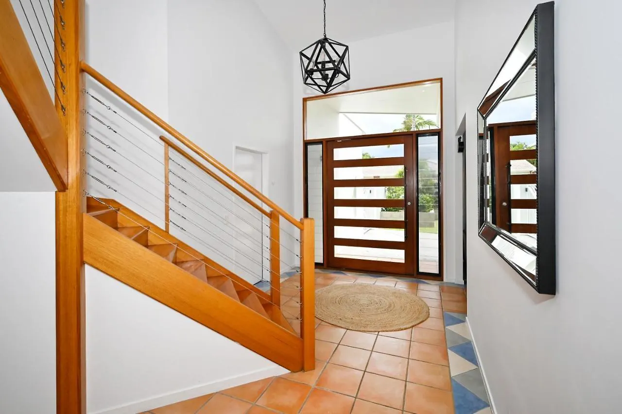Stunning Mooloolaba Waterfront Home -10 Guests Zb1